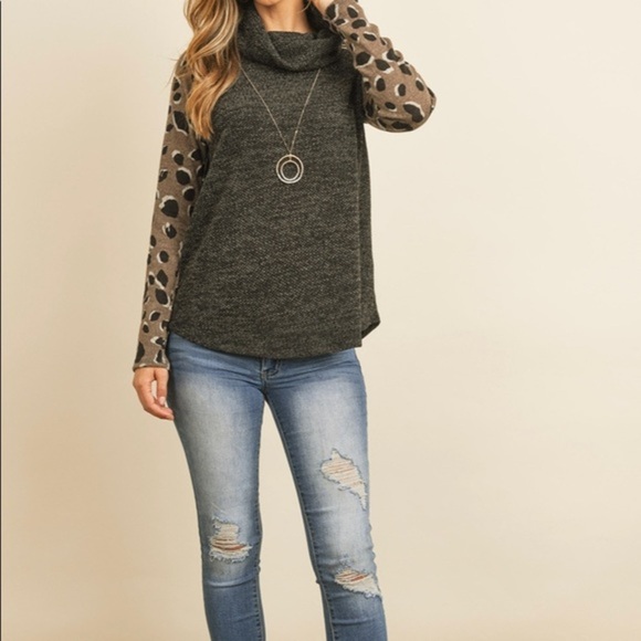 Cowl Neck Leopard Print Sleeve Top - Picture 3 of 7